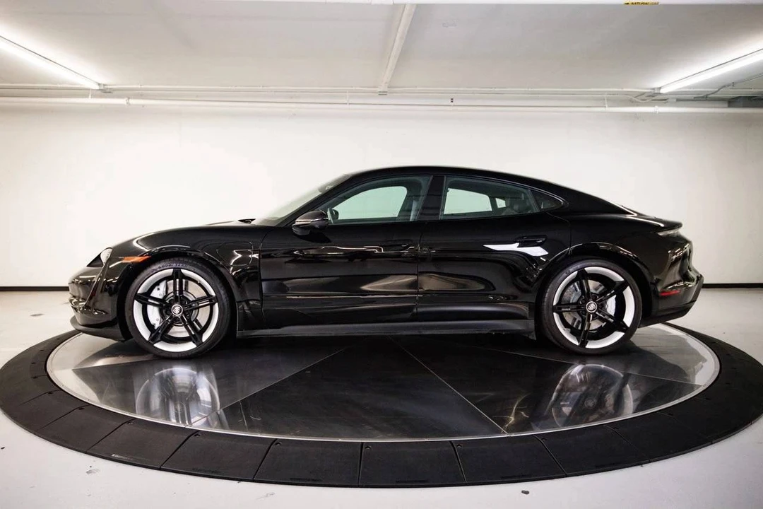 2024 Porsche Taycan - Image 2 of 5