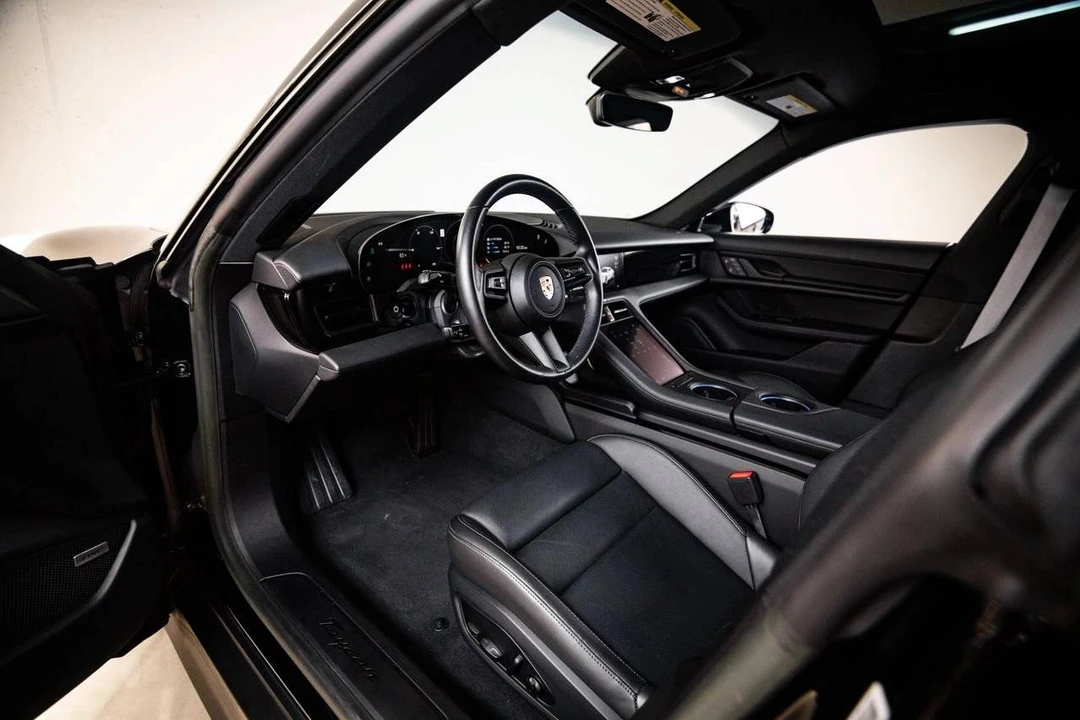 2024 Porsche Taycan - Image 4 of 5