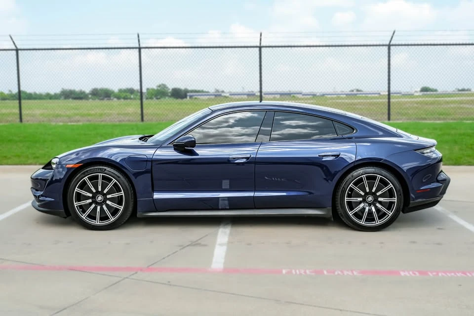 2024 Porsche Taycan - Image 16 of 20