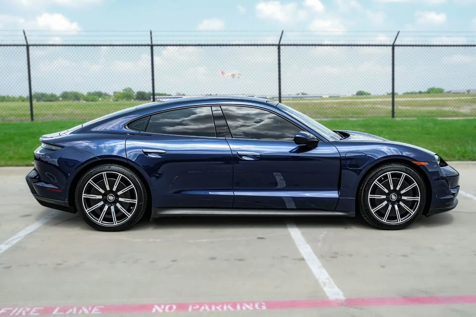 2024 Porsche Taycan - Image 18 of 20