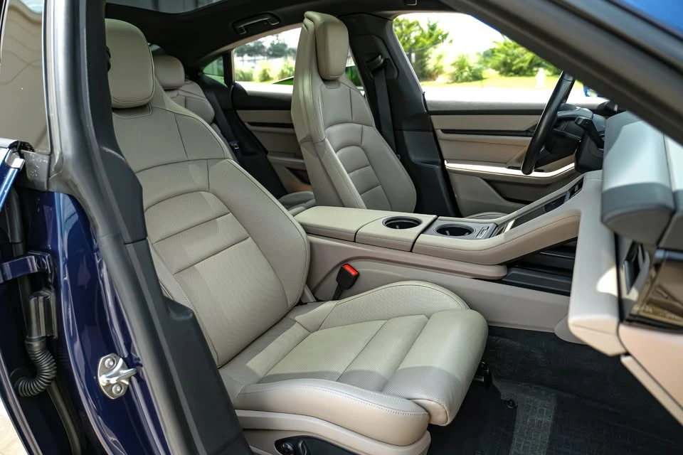 2024 Porsche Taycan - Image 9 of 20