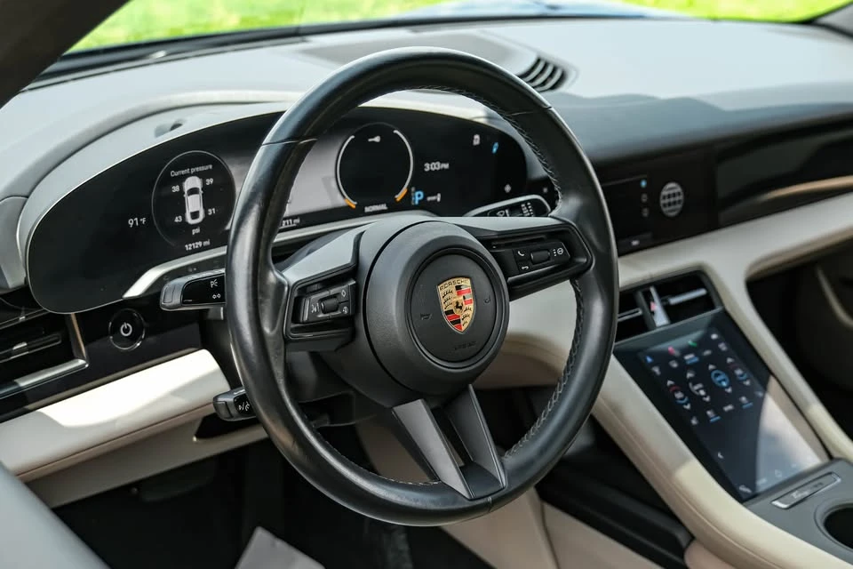 2024 Porsche Taycan - Image 6 of 20