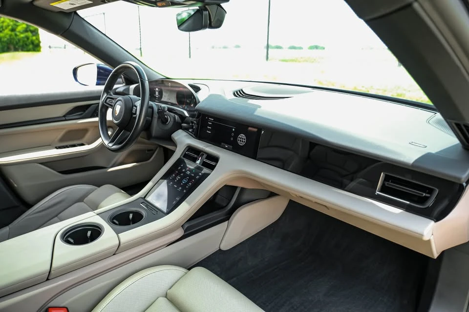 2024 Porsche Taycan - Image 14 of 20