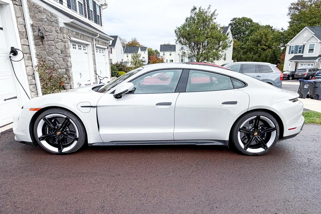 2024 Porsche Taycan Turbo S - Image 9 of 31