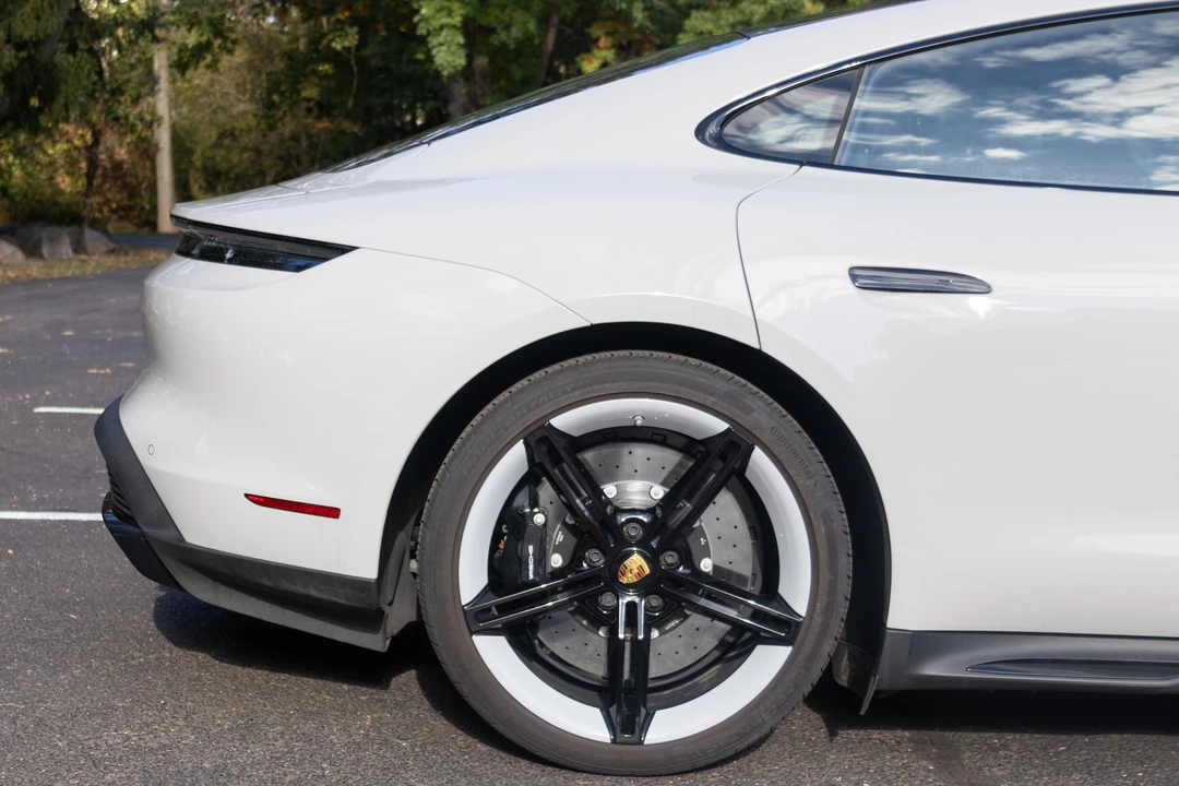 2024 Porsche Taycan Turbo S - Image 30 of 31