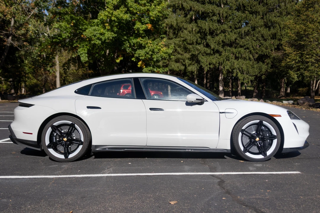2024 Porsche Taycan Turbo S - Image 3 of 31
