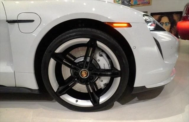 2024 Porsche Taycan Turbo - Image 12 of 21
