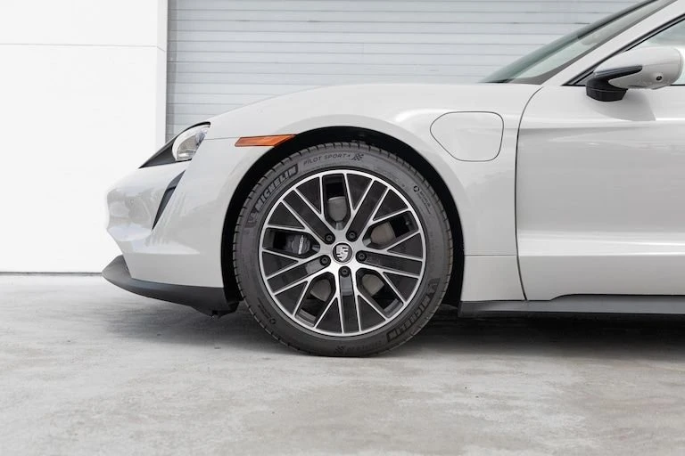 2024 Porsche Taycan - Image 3 of 8