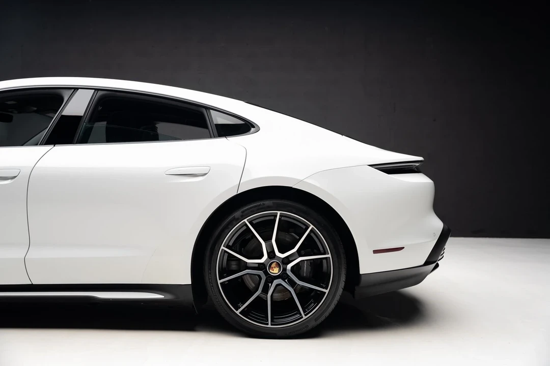 2024 Porsche Taycan - Image 19 of 21