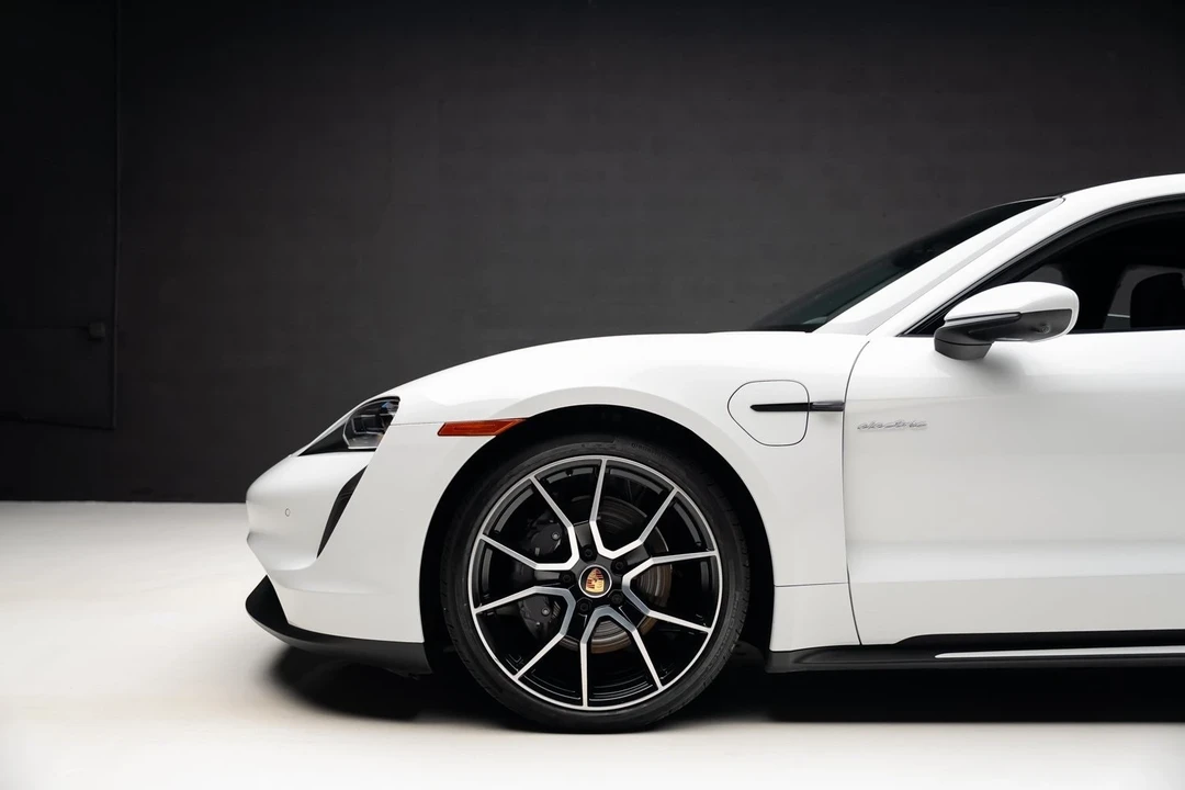 2024 Porsche Taycan - Image 17 of 21