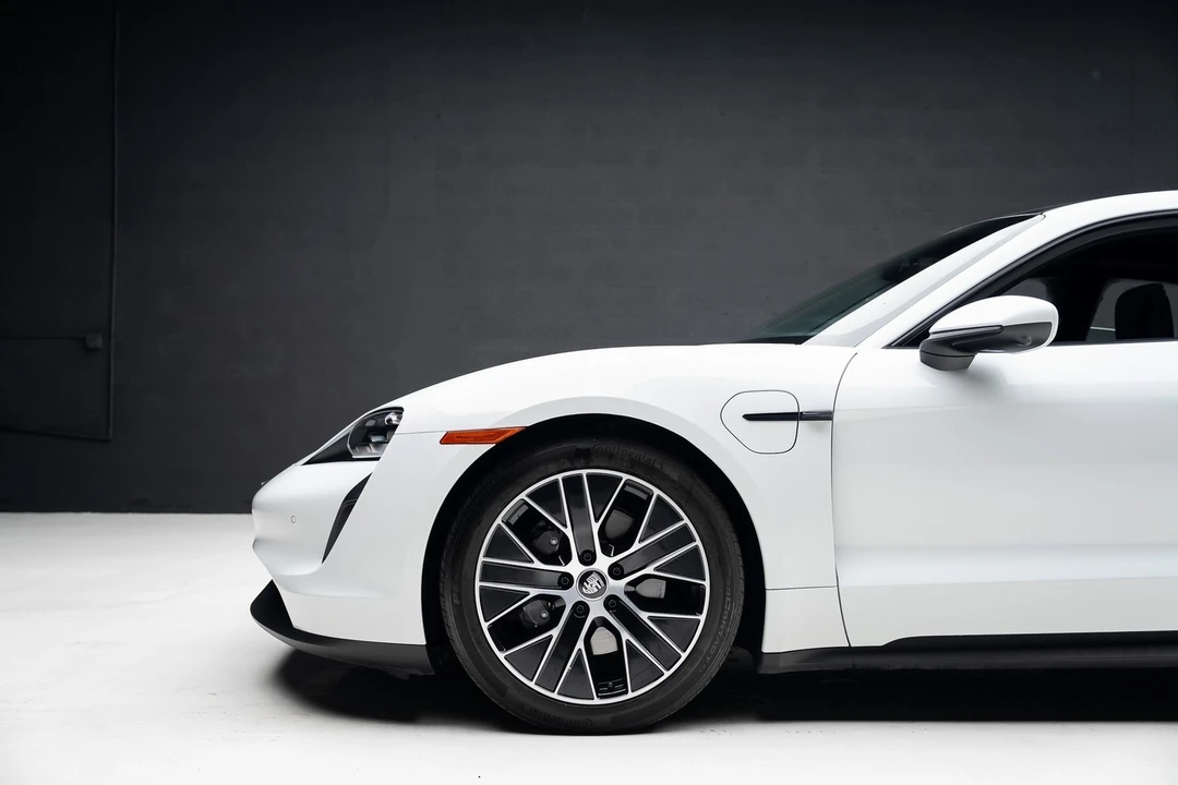 2024 Porsche Taycan - Image 17 of 21