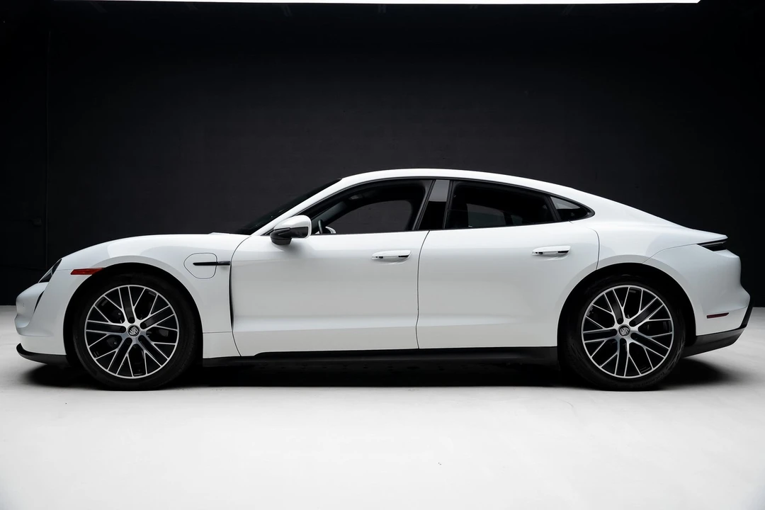 2024 Porsche Taycan - Image 16 of 21