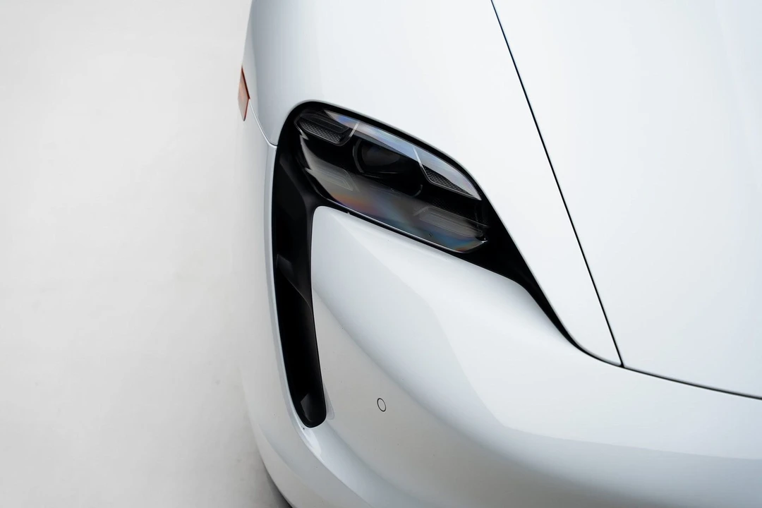 2024 Porsche Taycan - Image 11 of 21