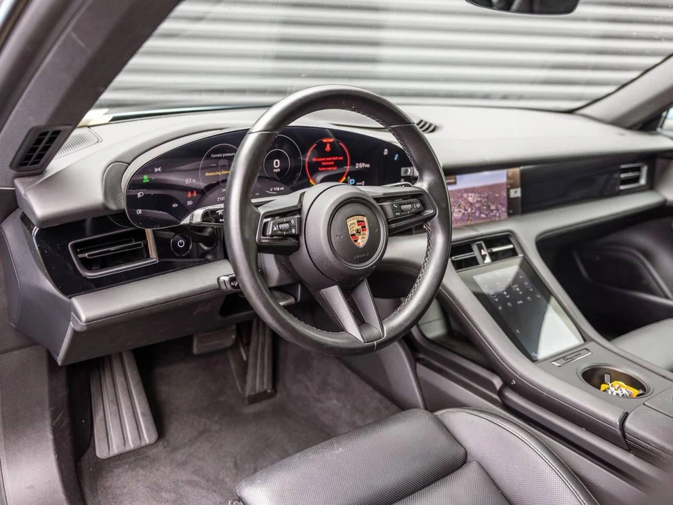 2024 Porsche Taycan - Image 4 of 4