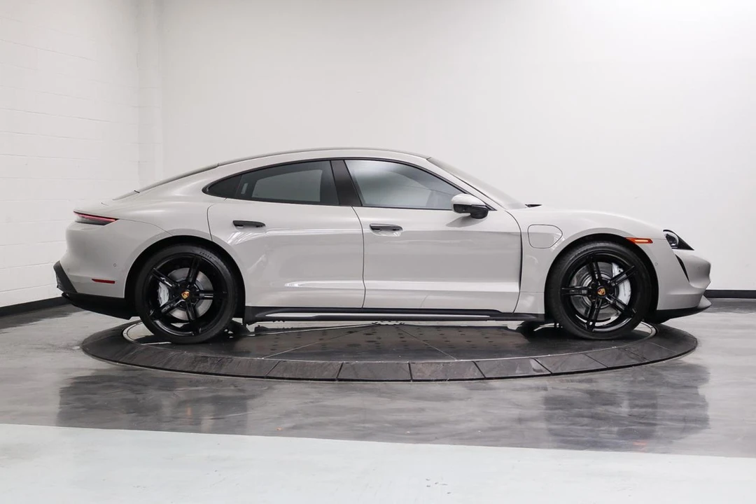 2024 Porsche Taycan - Image 7 of 31