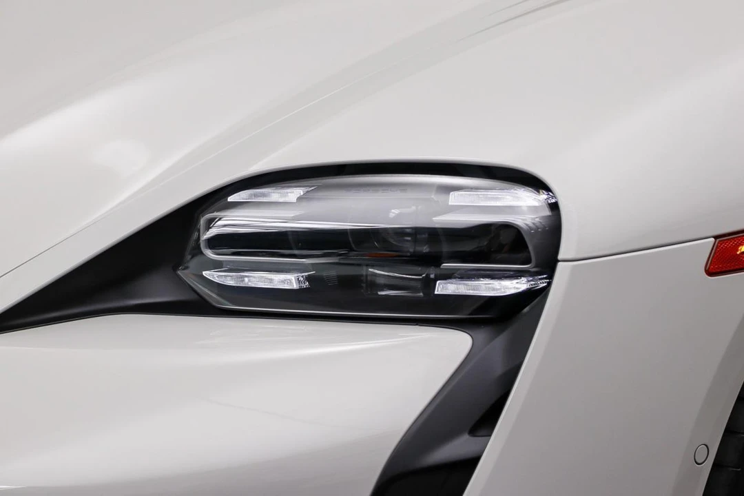 2024 Porsche Taycan - Image 10 of 31