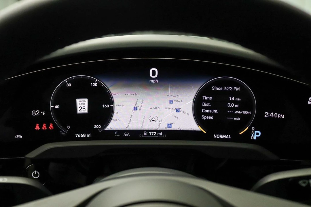 2024 Porsche Taycan - Image 27 of 31