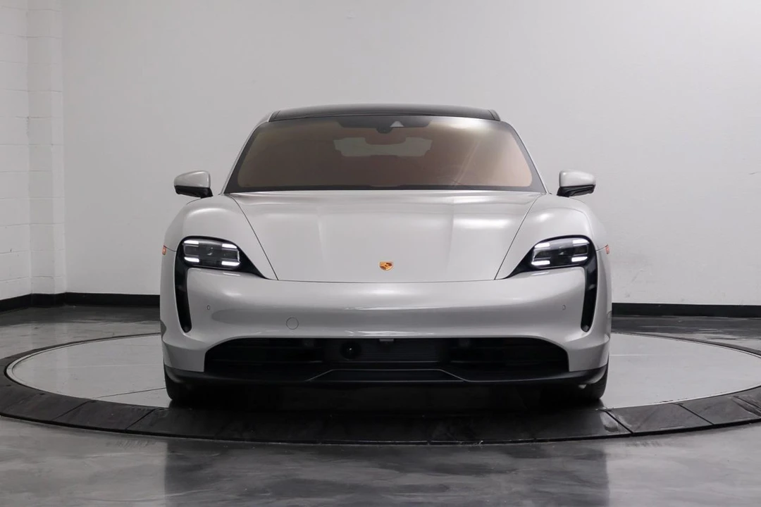 2024 Porsche Taycan - Image 9 of 31