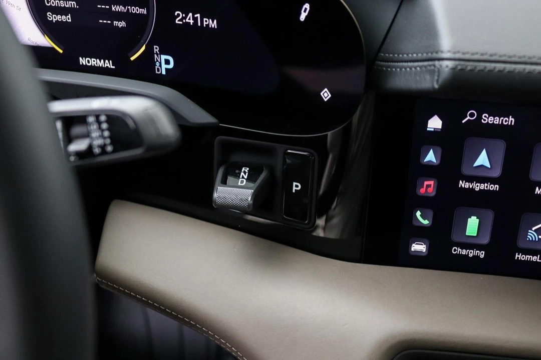 2024 Porsche Taycan - Image 24 of 31