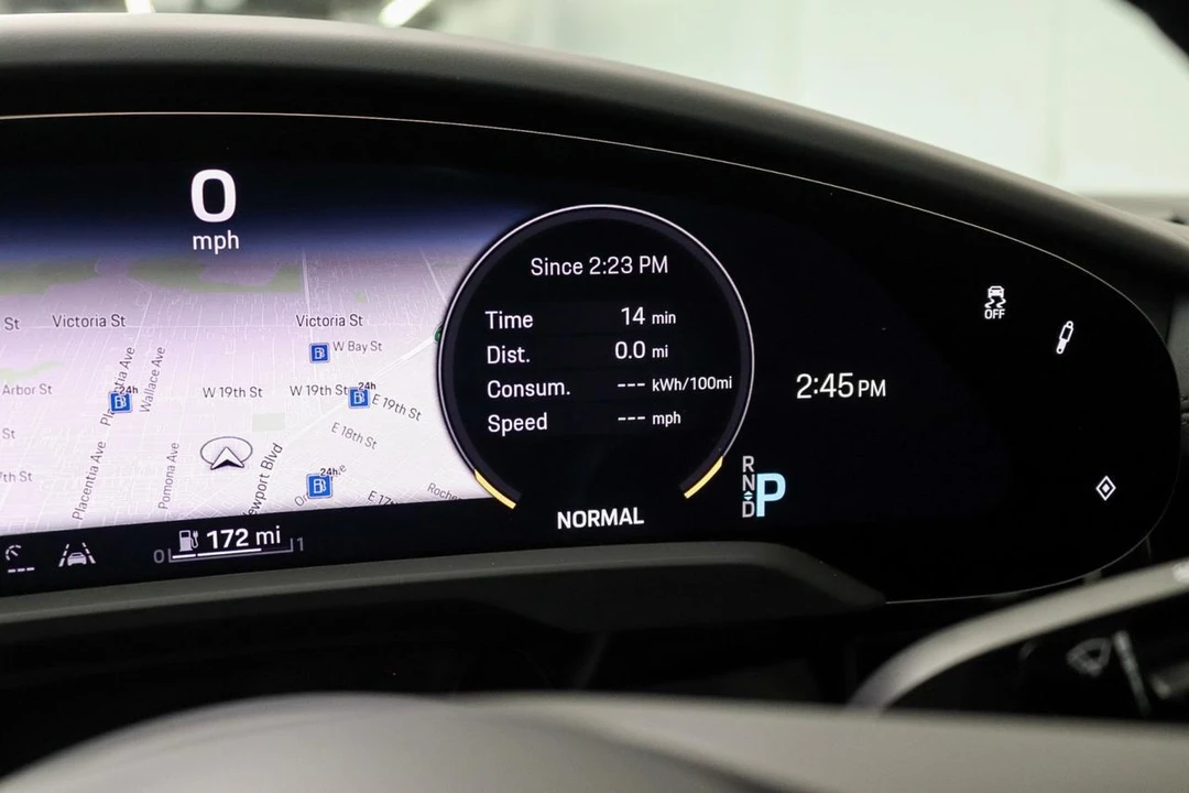 2024 Porsche Taycan - Image 29 of 31