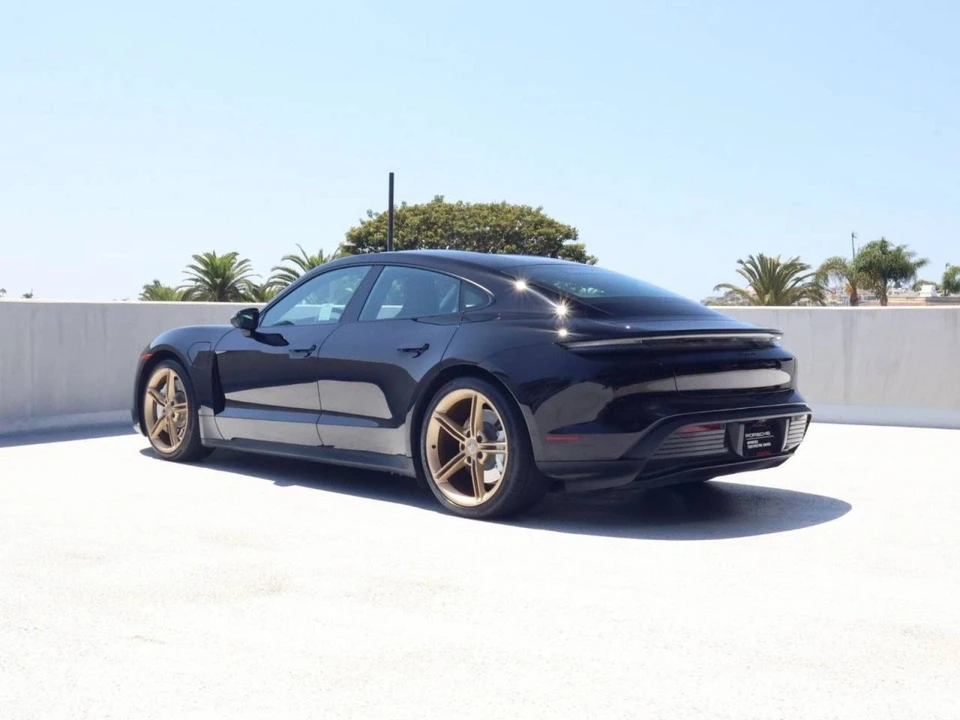 2024 Porsche Taycan - Image 3 of 4