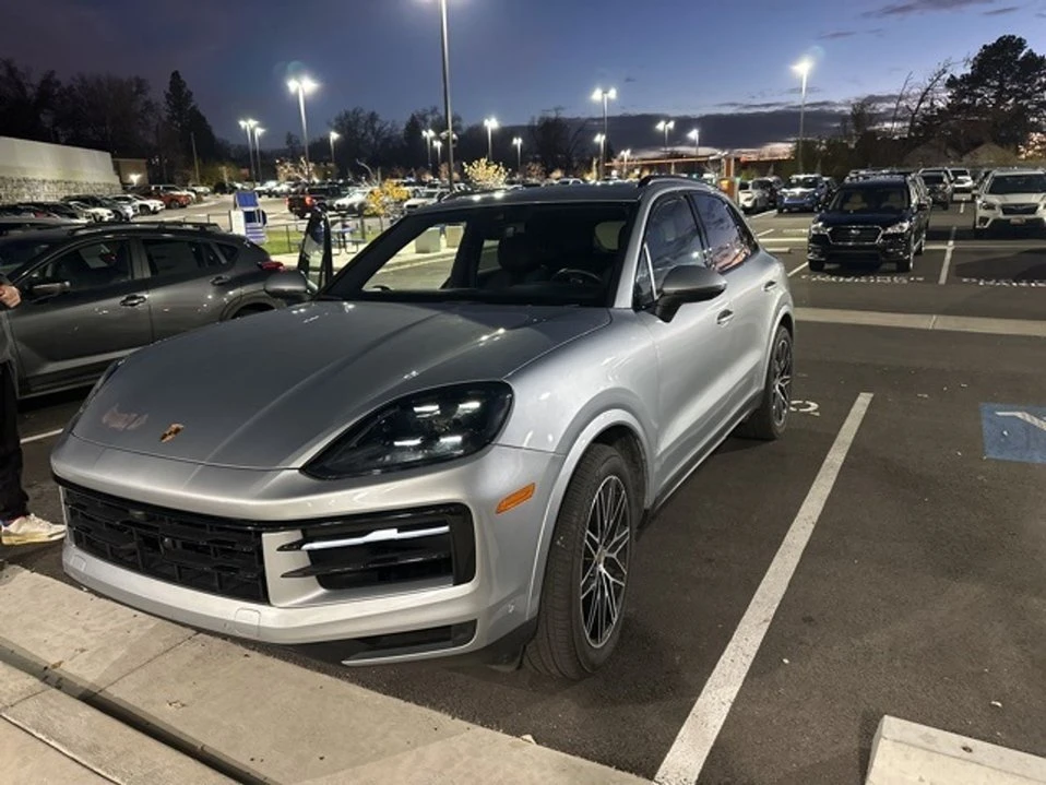 2024 Porsche 9Y0/9Y3 Cayenne - Image 3 of 3