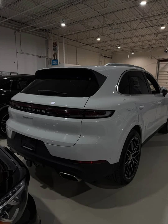 2024 Porsche 9Y0/9Y3 Cayenne - Image 2 of 6