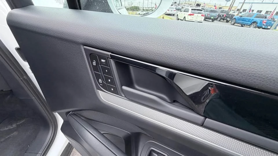 2024 Porsche 9Y0/9Y3 Cayenne - Image 9 of 16
