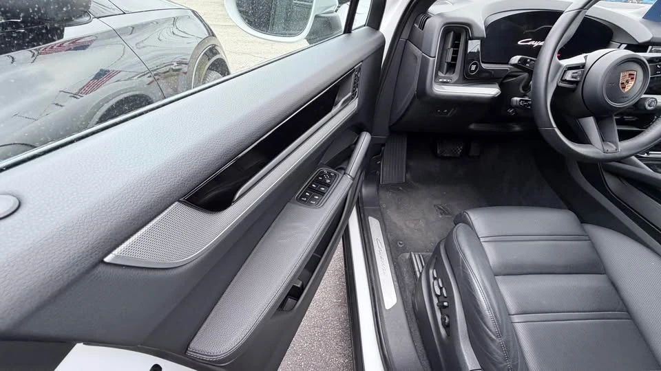 2024 Porsche 9Y0/9Y3 Cayenne - Image 16 of 16