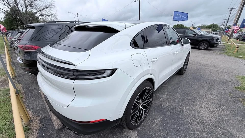 2024 Porsche 9Y0/9Y3 Cayenne - Image 3 of 16