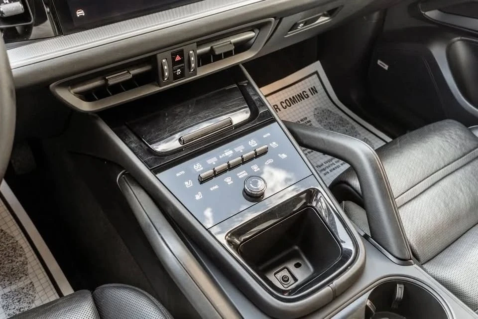 2024 Porsche 9Y0/9Y3 Cayenne - Image 11 of 20
