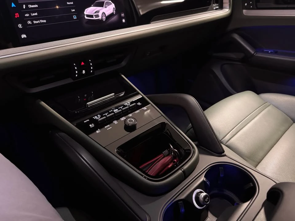 2024 Porsche 9Y0/9Y3 Cayenne - Image 15 of 18
