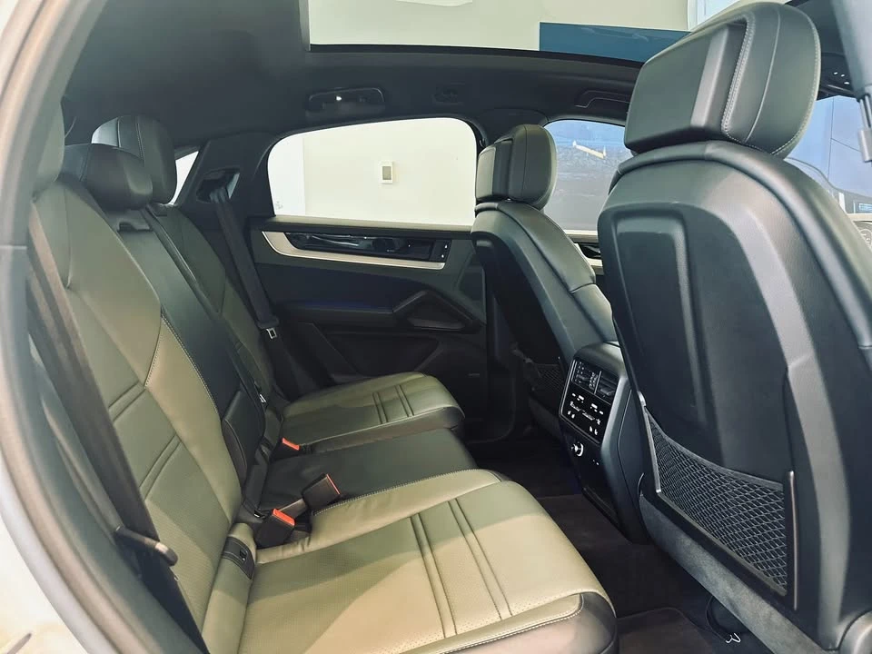 2024 Porsche 9Y0/9Y3 Cayenne - Image 16 of 20
