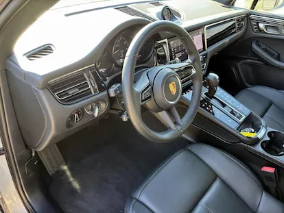 2024 Porsche Macan - Image 13 of 19