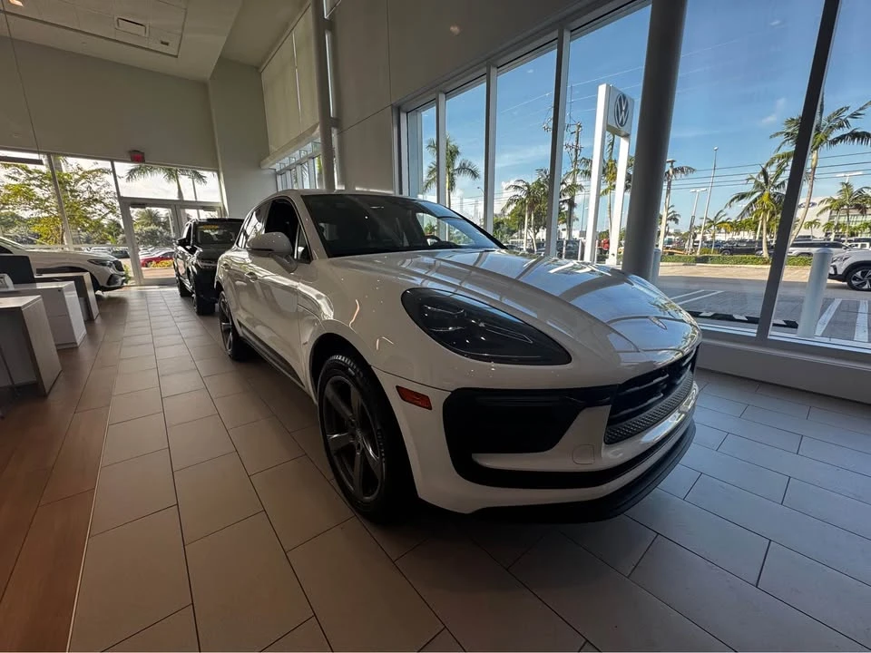 2024 Porsche Macan - Image 3 of 9