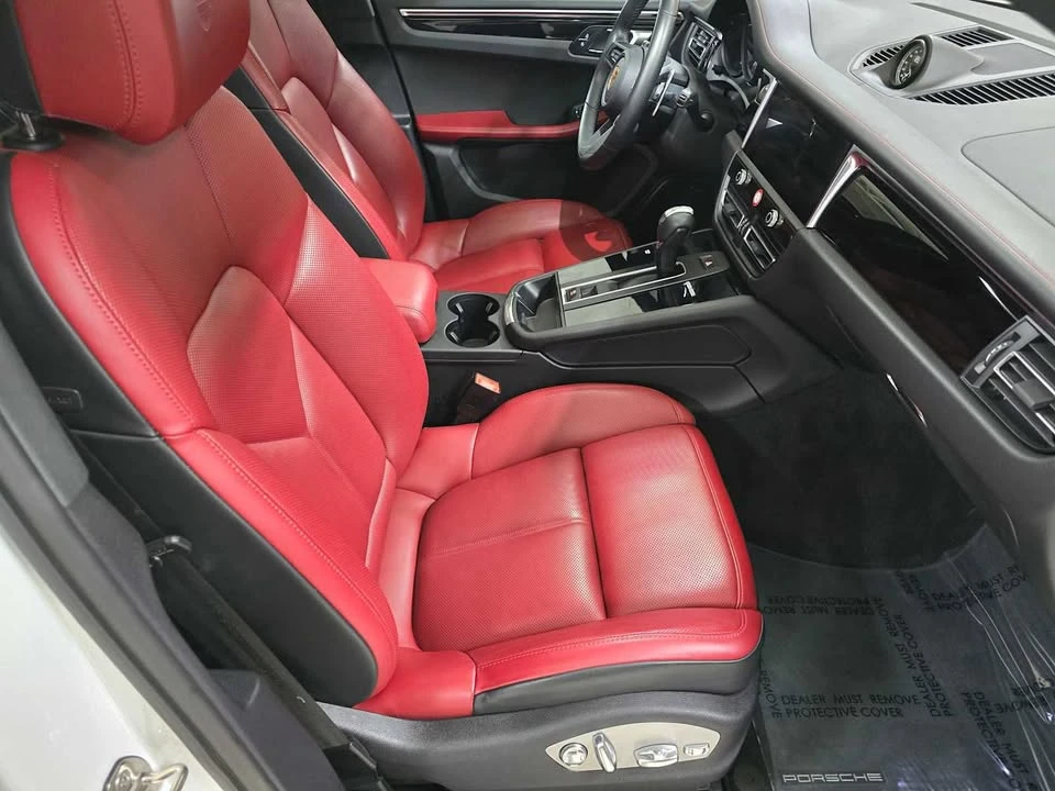 2024 Porsche Macan - Image 8 of 15