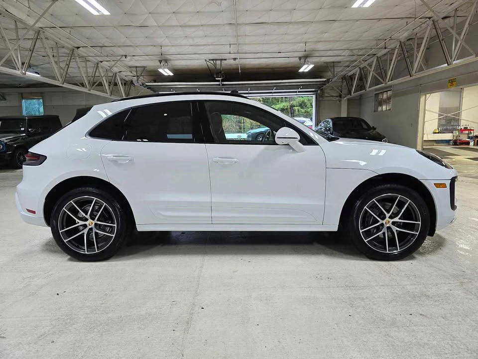 2024 Porsche Macan - Image 2 of 15