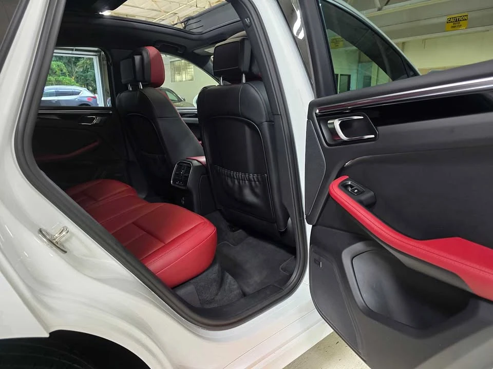 2024 Porsche Macan - Image 11 of 15