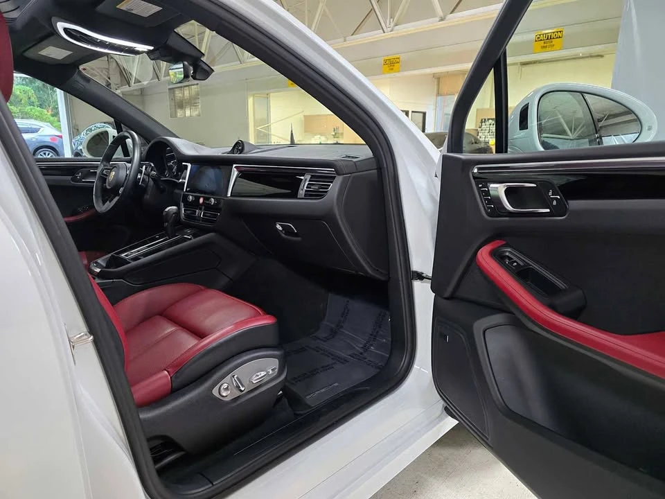 2024 Porsche Macan - Image 9 of 15