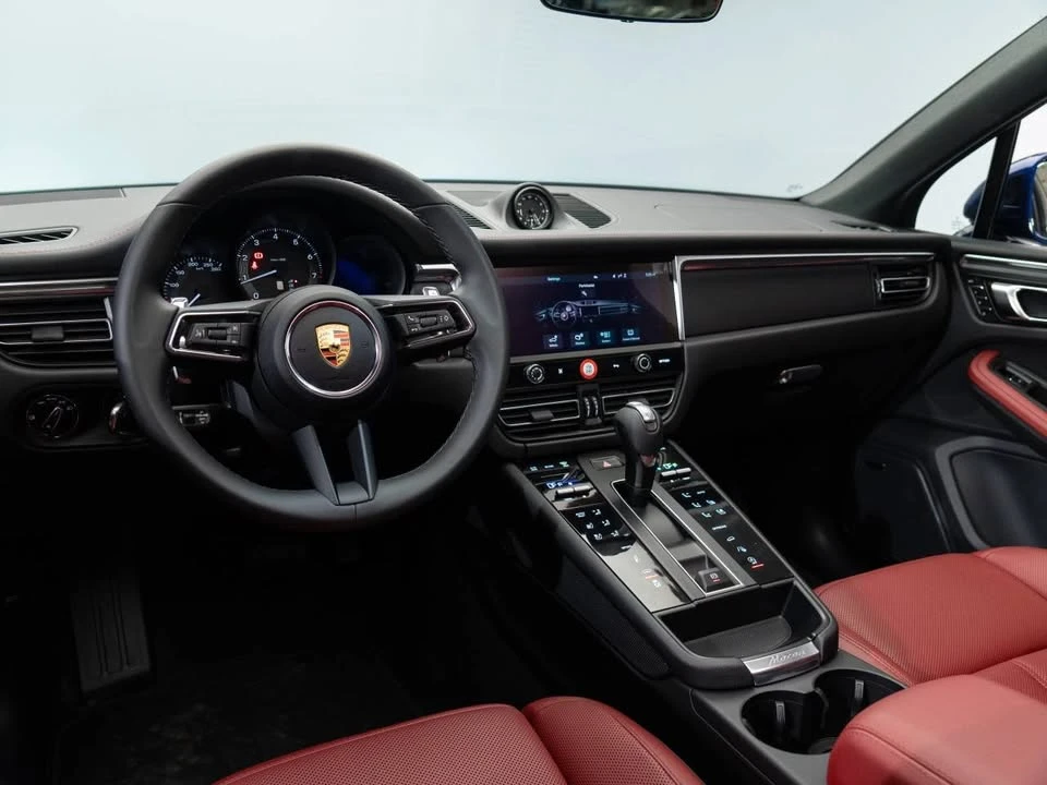2024 Porsche Macan - Image 15 of 20