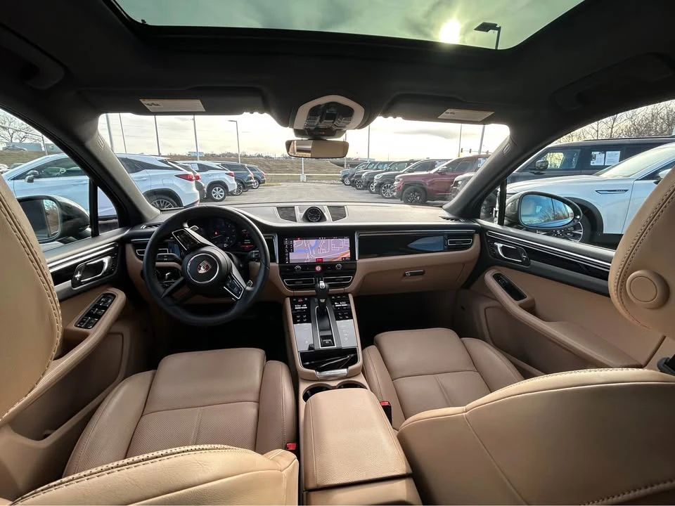 2024 Porsche Macan - Image 8 of 9
