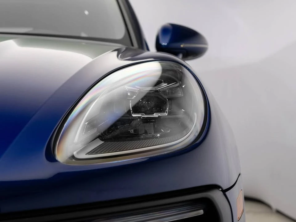2024 Porsche Macan - Image 9 of 20