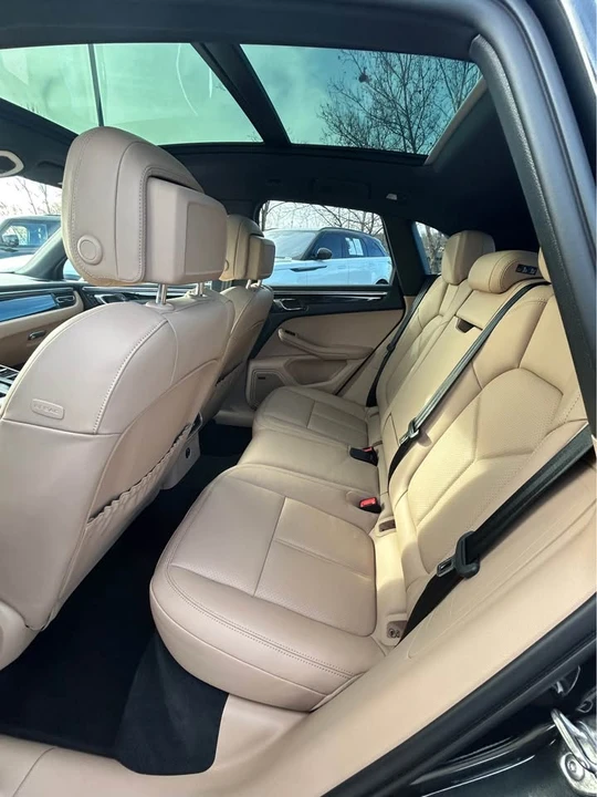 2024 Porsche Macan - Image 6 of 9
