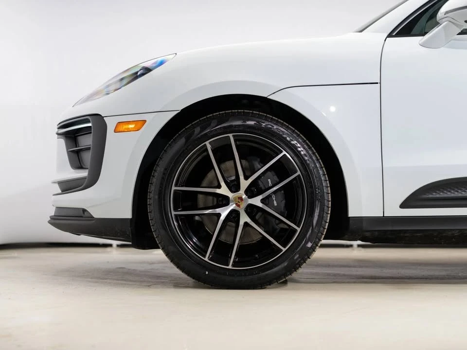 2024 Porsche Macan - Image 13 of 19