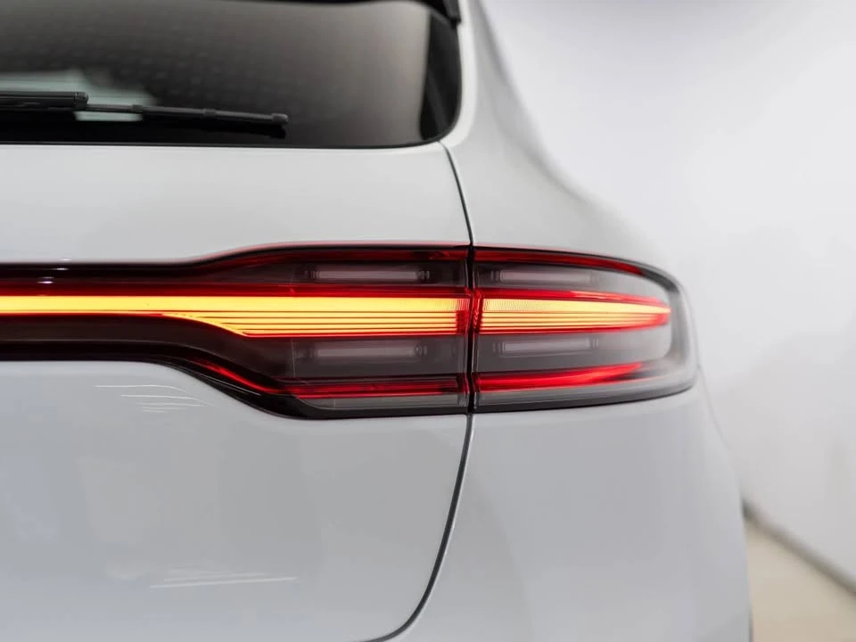 2024 Porsche Macan - Image 10 of 19