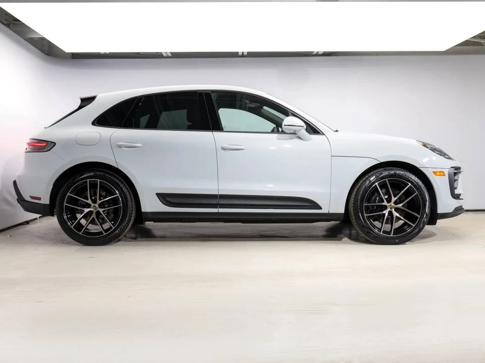 2024 Porsche Macan - Image 2 of 19