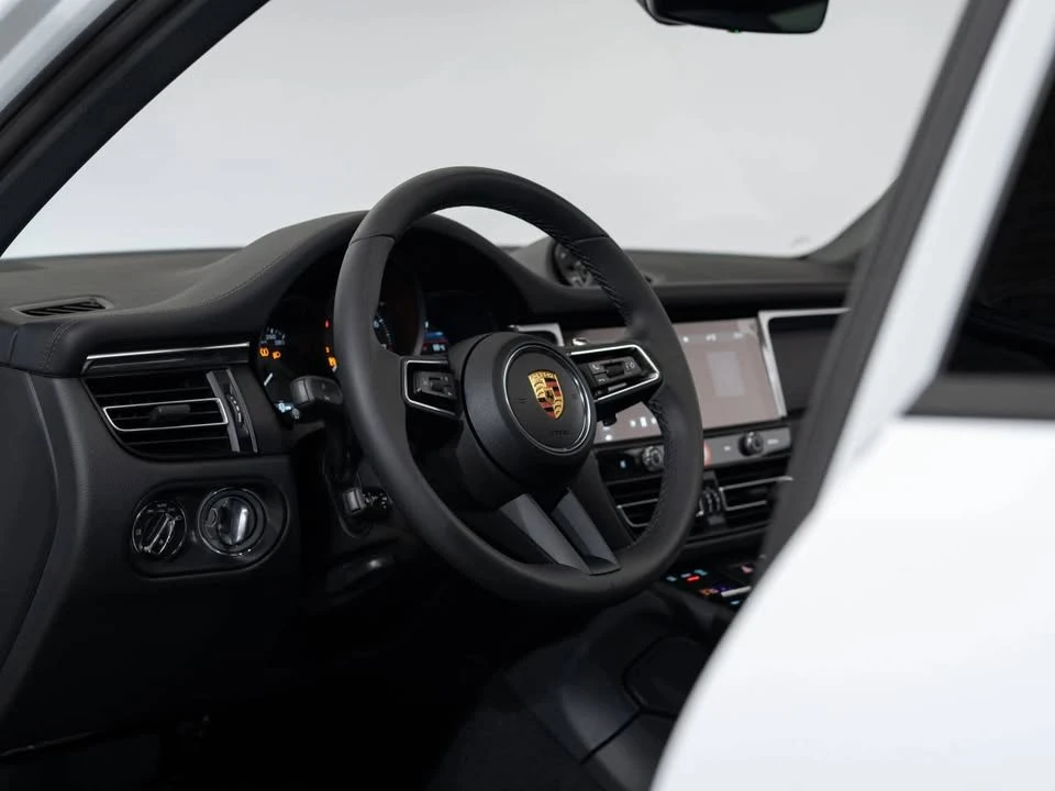 2024 Porsche Macan - Image 19 of 19