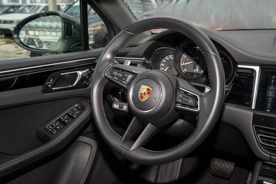 2024 Porsche Macan - Image 8 of 13