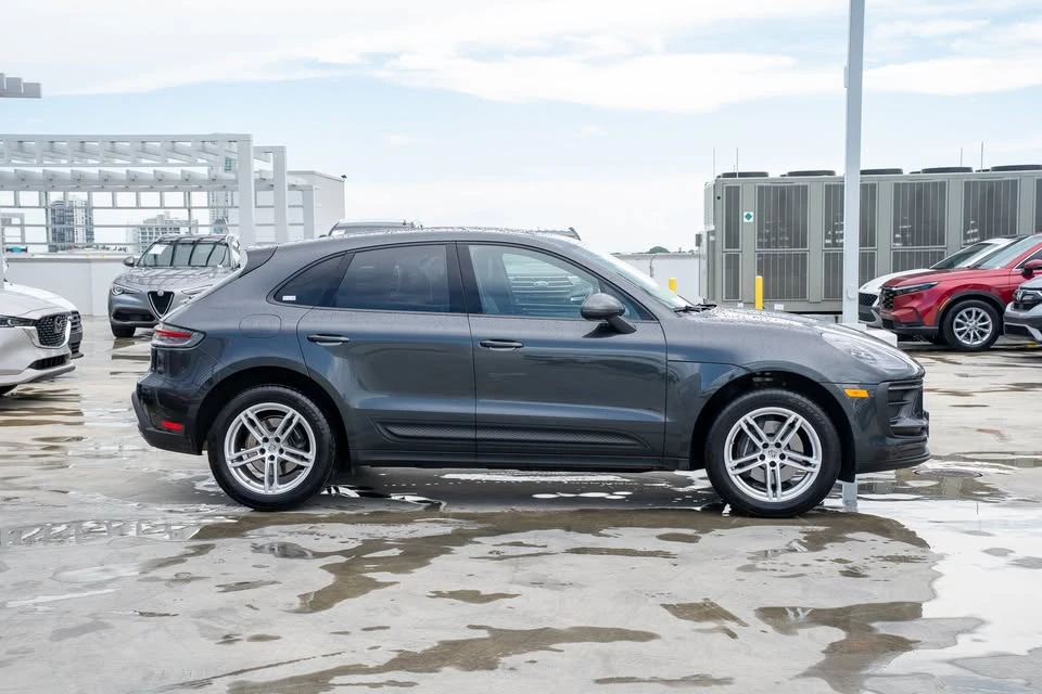 2024 Porsche Macan - Image 2 of 13