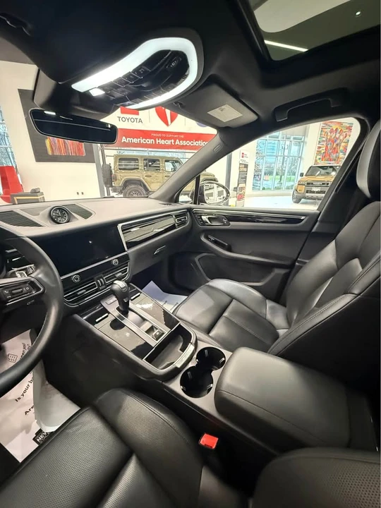 2024 Porsche Macan - Image 6 of 9